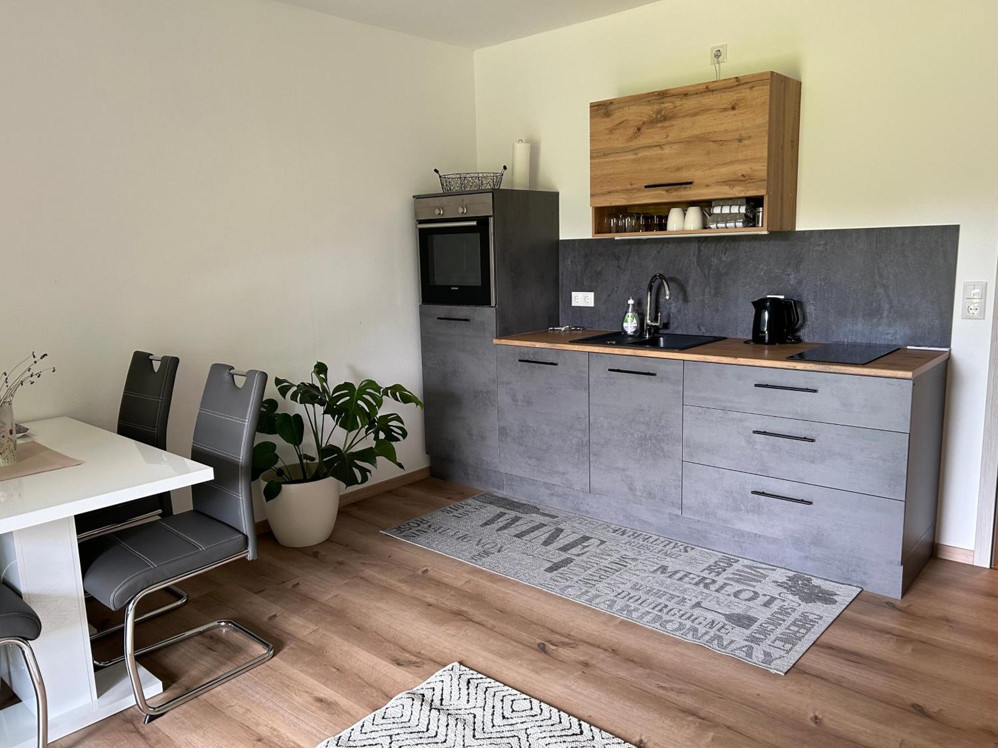 Ruhige Ferienwohnung Mit Terrasse Fuer 2 Personen Военщраус Екстериор снимка